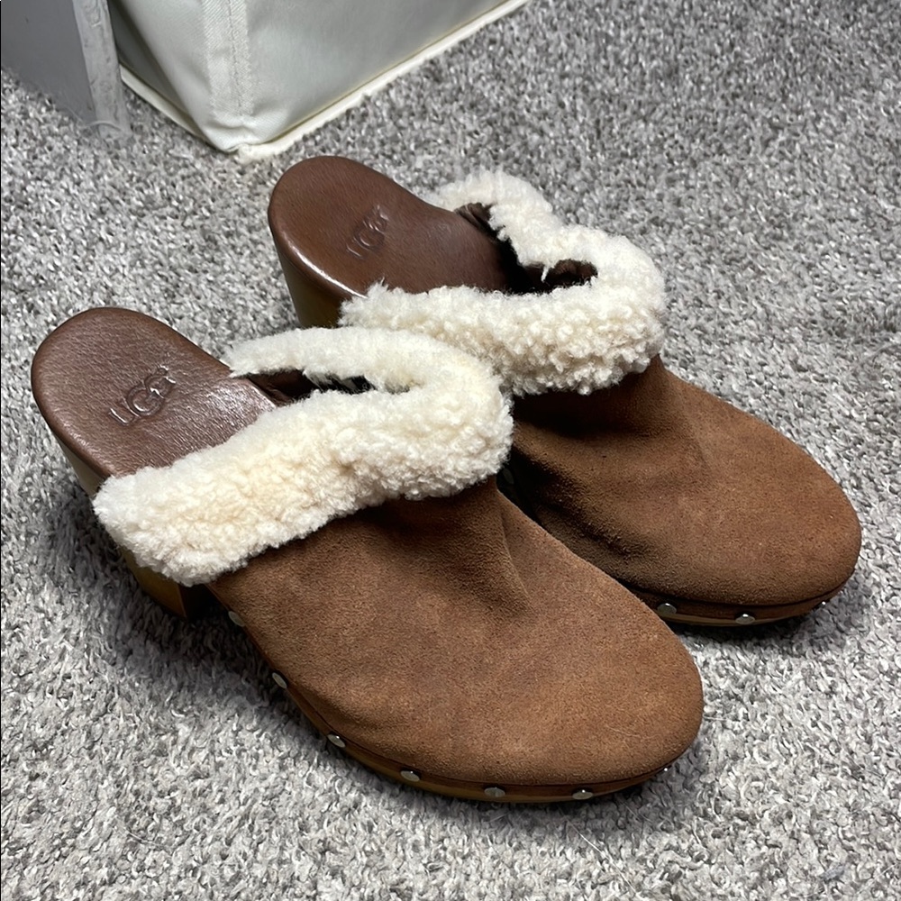 NWOT UGG Brown and Cream Cozy Mules